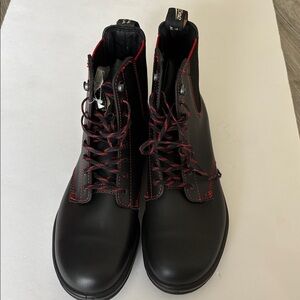 NEW BLUNDSTONE Red/Black originals lace up boots NWOB